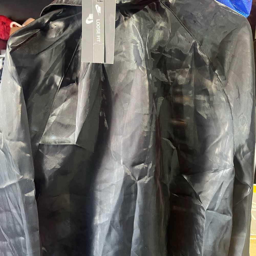 Tracksuit - Picture 4 of 4
